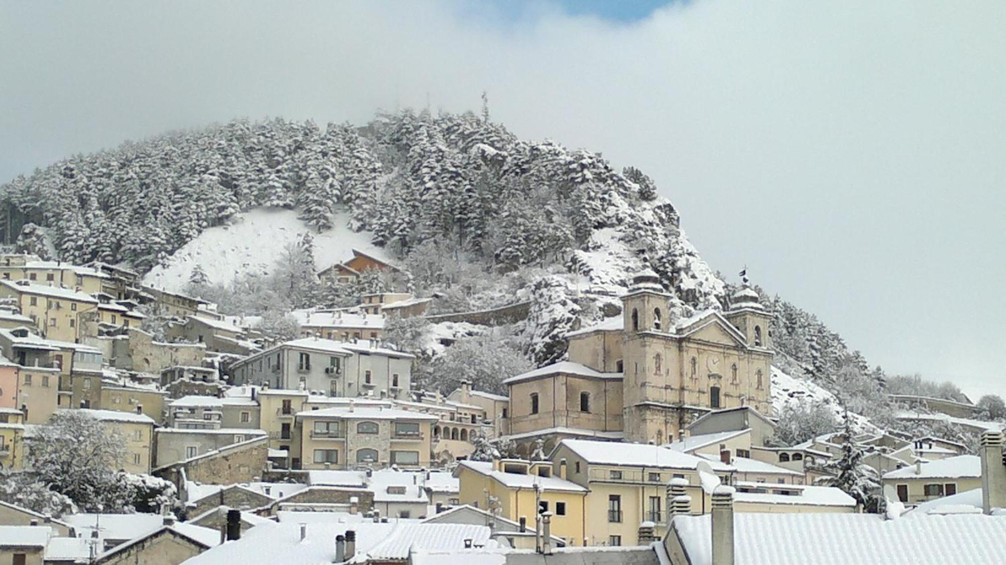 Albergo Corradetti Castel Di Sangro Εξωτερικό φωτογραφία