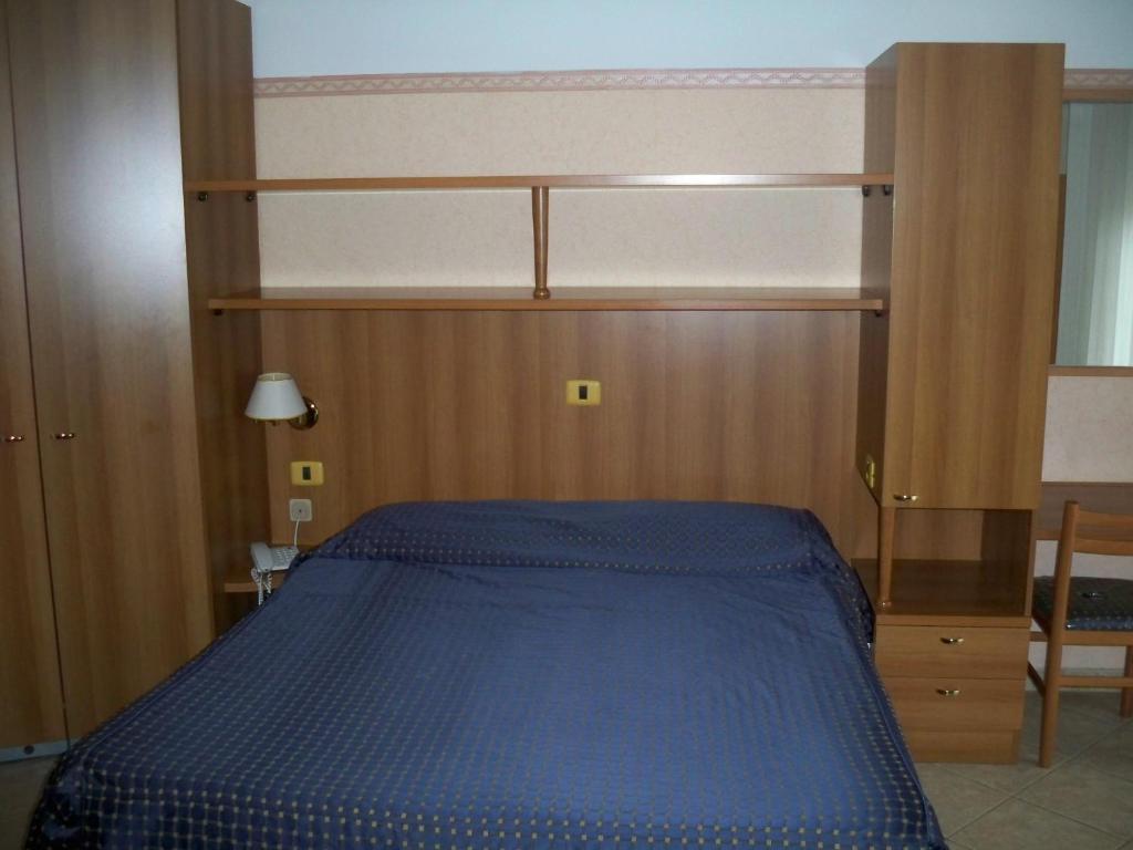 Albergo Corradetti Castel Di Sangro Δωμάτιο φωτογραφία