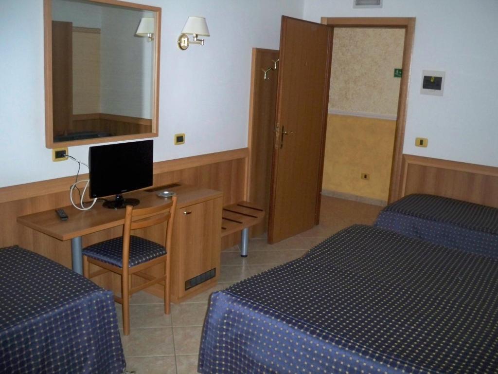 Albergo Corradetti Castel Di Sangro Δωμάτιο φωτογραφία