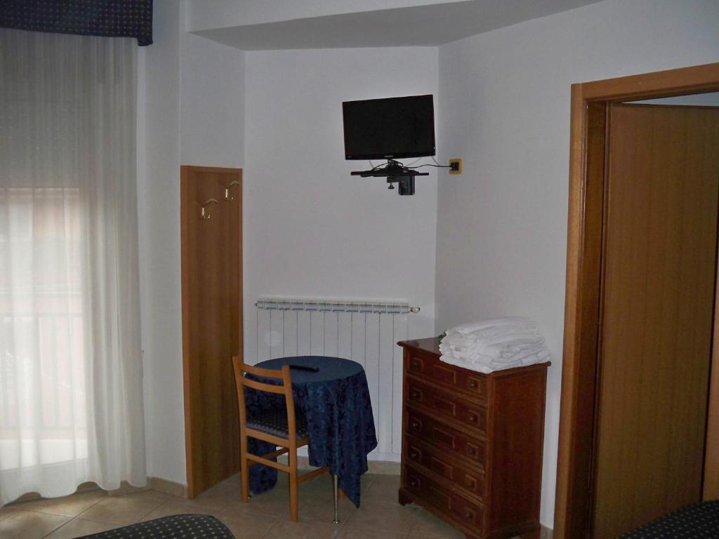 Albergo Corradetti Castel Di Sangro Δωμάτιο φωτογραφία